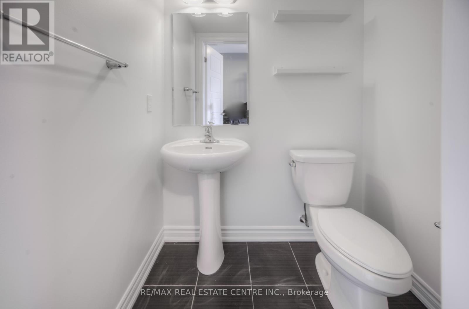 126 Daylily Lane, Kitchener, Ontario  N2R 0L7 - Photo 13 - X12441583