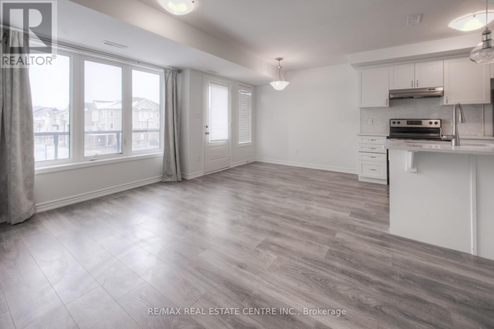 126 Daylily Lane, Kitchener, Ontario  N2R 0L7 - Photo 3 - X12441583