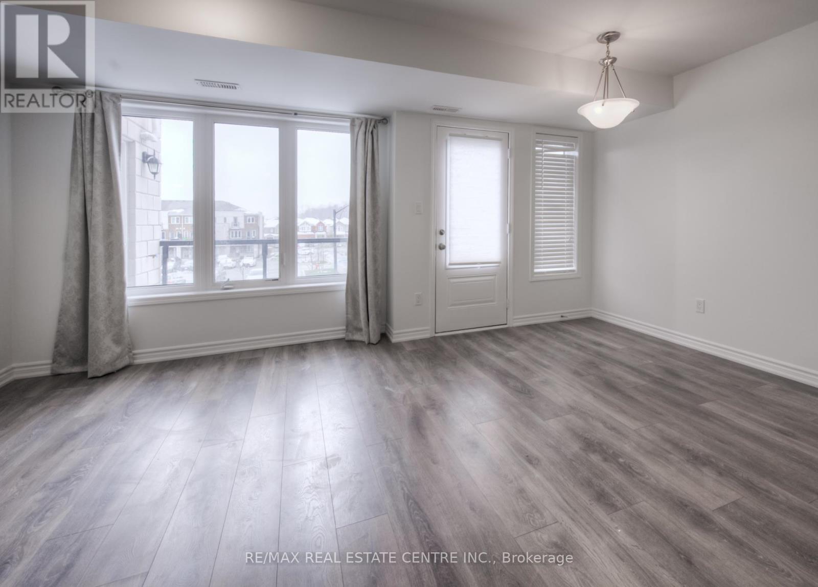 126 Daylily Lane, Kitchener, Ontario  N2R 0L7 - Photo 7 - X12441583