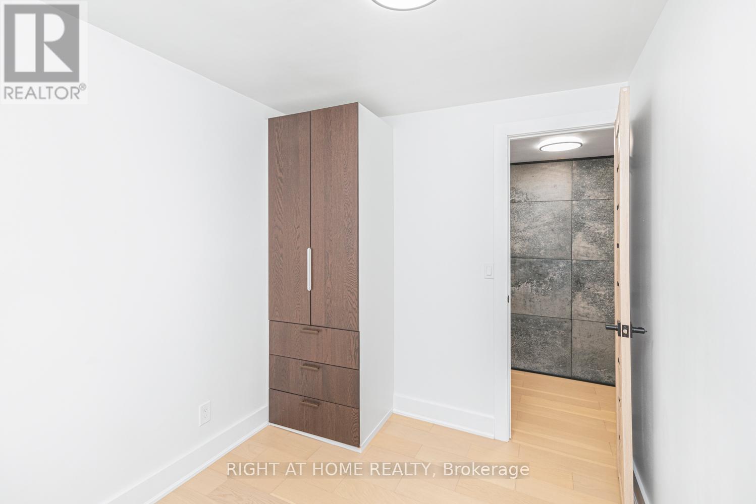 10 Norwich Road, Hamilton (Stoney Creek), Ontario  L8E 1Z6 - Photo 19 - X12444551