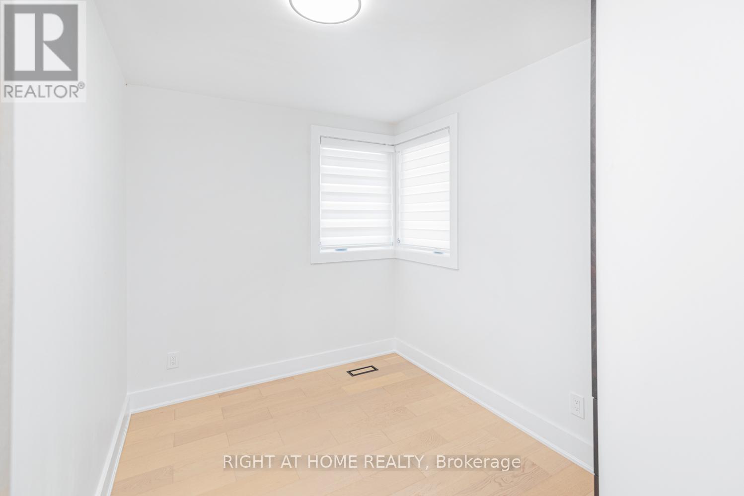 10 Norwich Road, Hamilton (Stoney Creek), Ontario  L8E 1Z6 - Photo 20 - X12444551