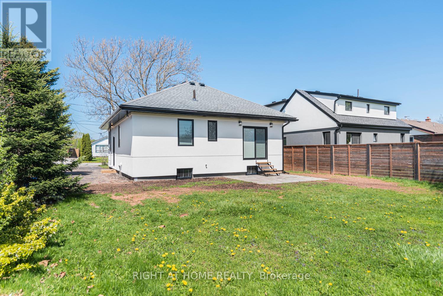 10 Norwich Road, Hamilton (Stoney Creek), Ontario  L8E 1Z6 - Photo 42 - X12444551