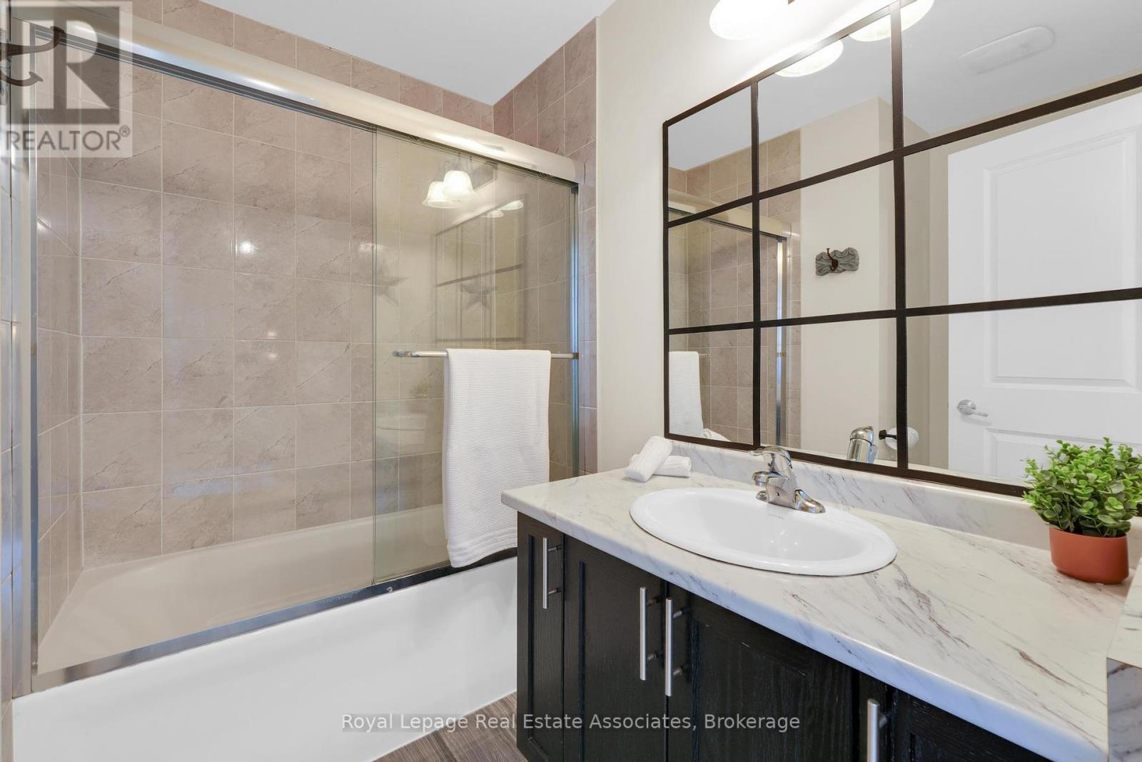 4316 Shuttleworth Drive, Niagara Falls (Lyons Creek), Ontario  L2G 0X5 - Photo 34 - X12444569