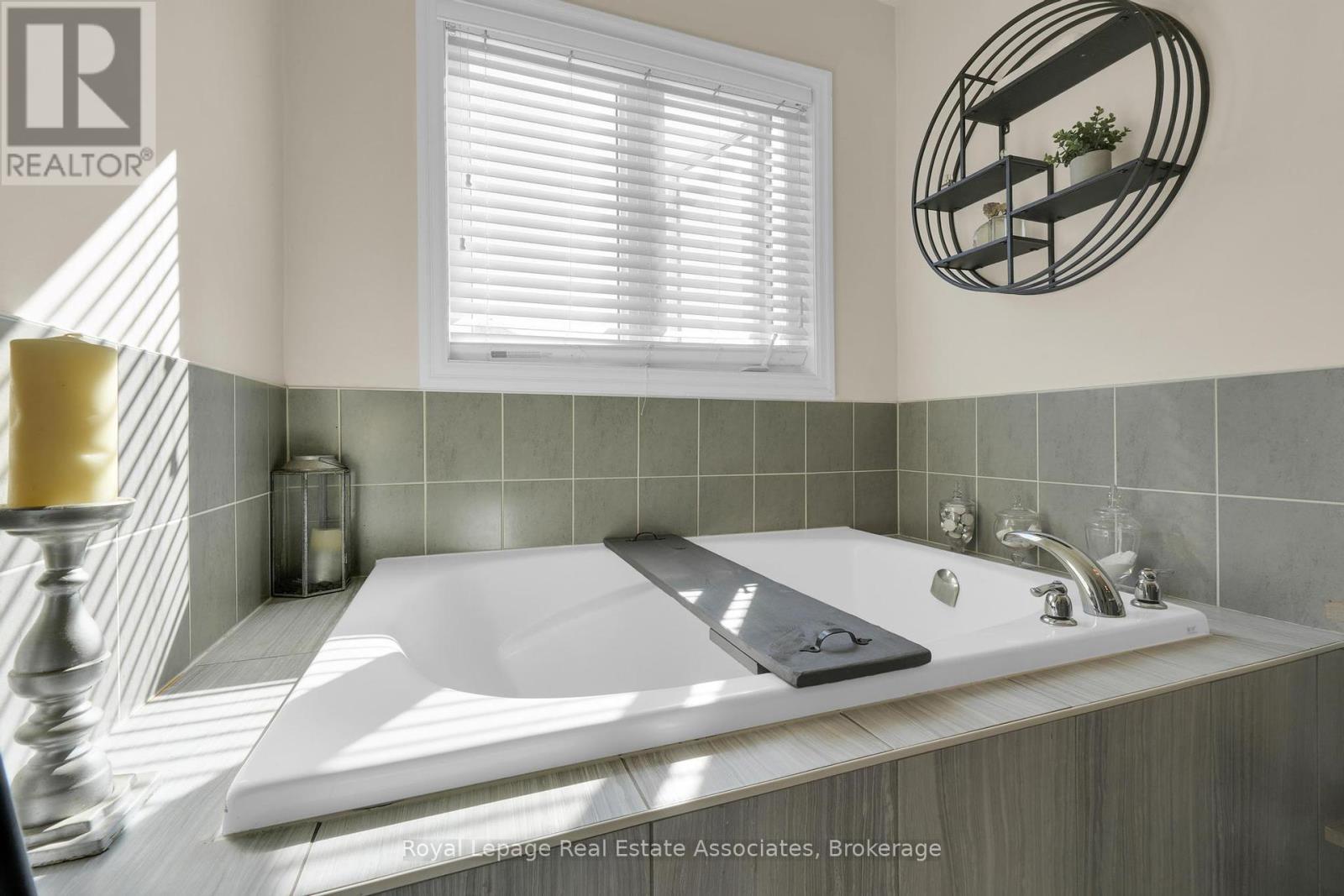 4316 Shuttleworth Drive, Niagara Falls (Lyons Creek), Ontario  L2G 0X5 - Photo 43 - X12444569