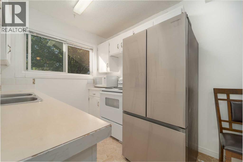 3, 2302 23 Street N, Lethbridge, Alberta  T1H 4R7 - Photo 15 - A2259068