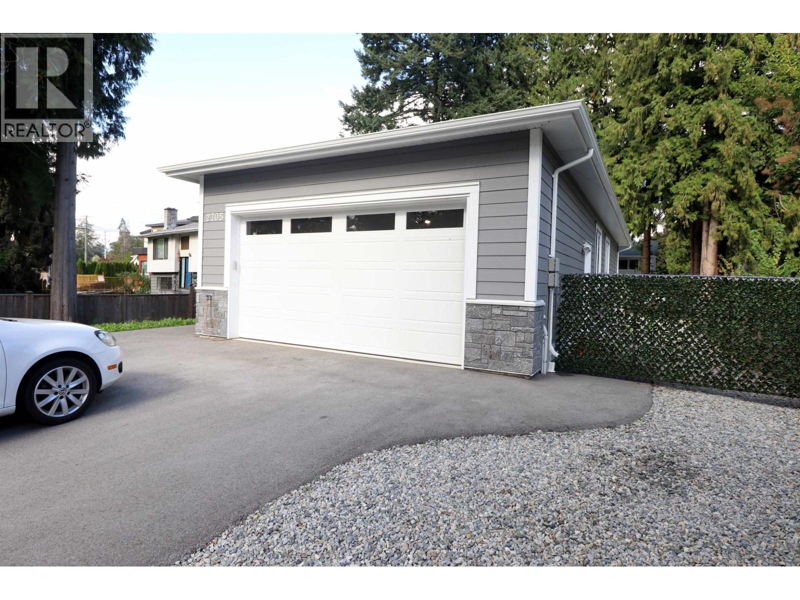 2705 Davies Avenue, Port Coquitlam, British Columbia  V3C 2K1 - Photo 9 - R3055177
