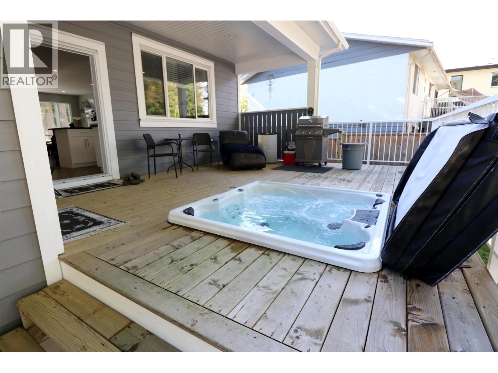 2705 Davies Avenue, Port Coquitlam, British Columbia  V3C 2K1 - Photo 8 - R3055177