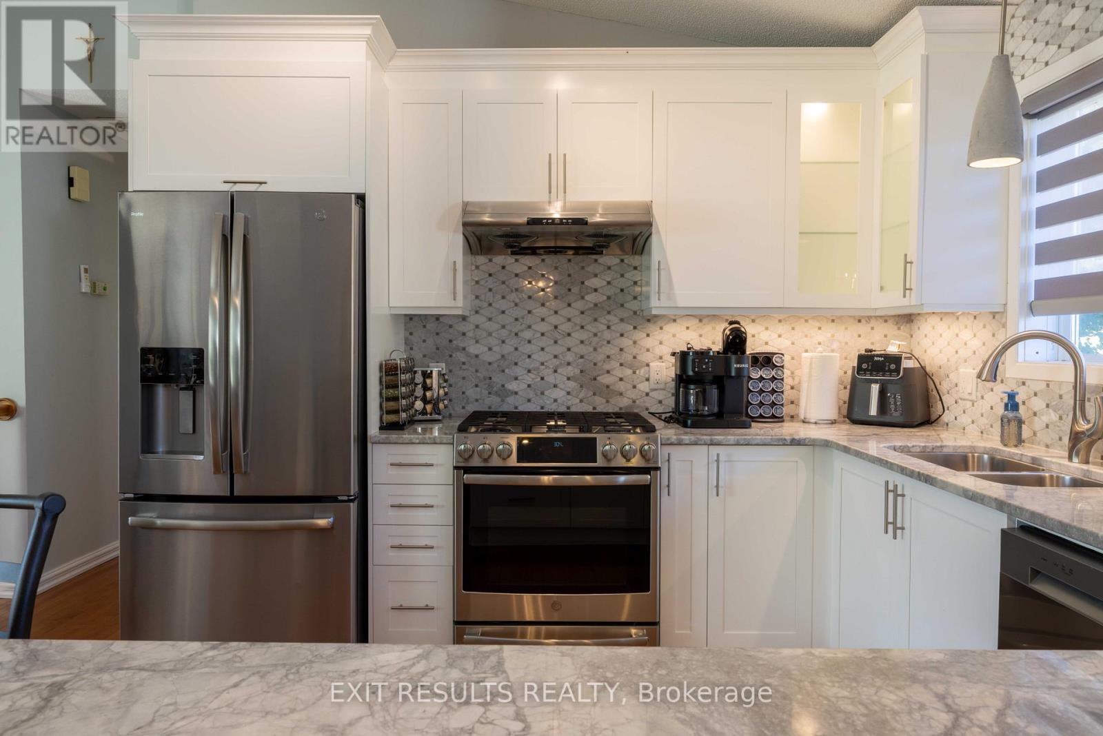 565 Bolt Road, Alfred And Plantagenet, Ontario  K0B 1A0 - Photo 11 - X12444580