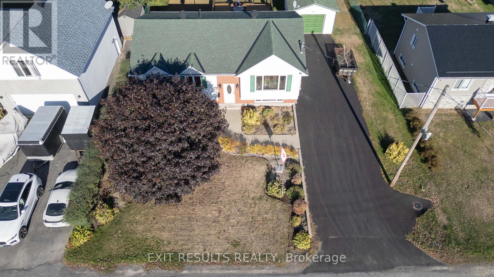 565 Bolt Road, Alfred And Plantagenet, Ontario  K0B 1A0 - Photo 2 - X12444580