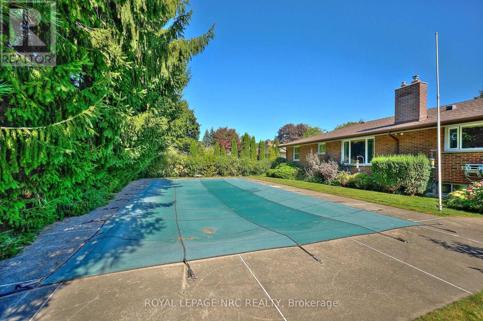 125 Daleview Drive, Pelham (Fonthill), Ontario  L0S 1E0 - Photo 10 - X12444584