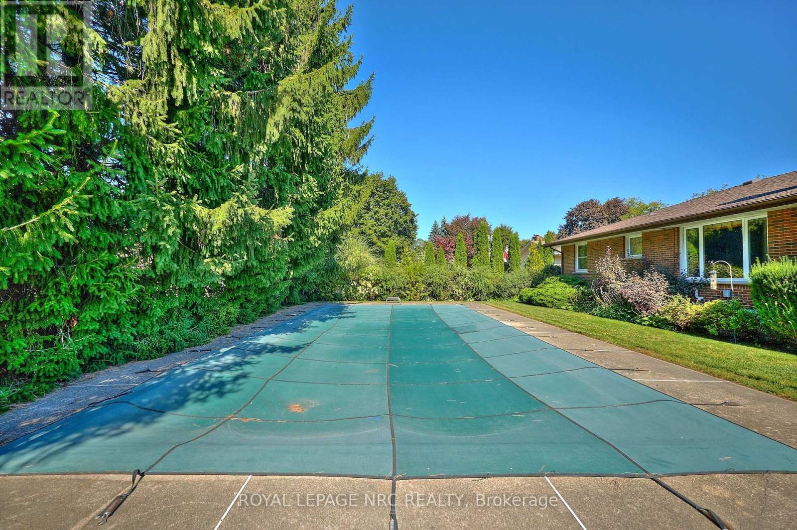 125 Daleview Drive, Pelham (Fonthill), Ontario  L0S 1E0 - Photo 11 - X12444584