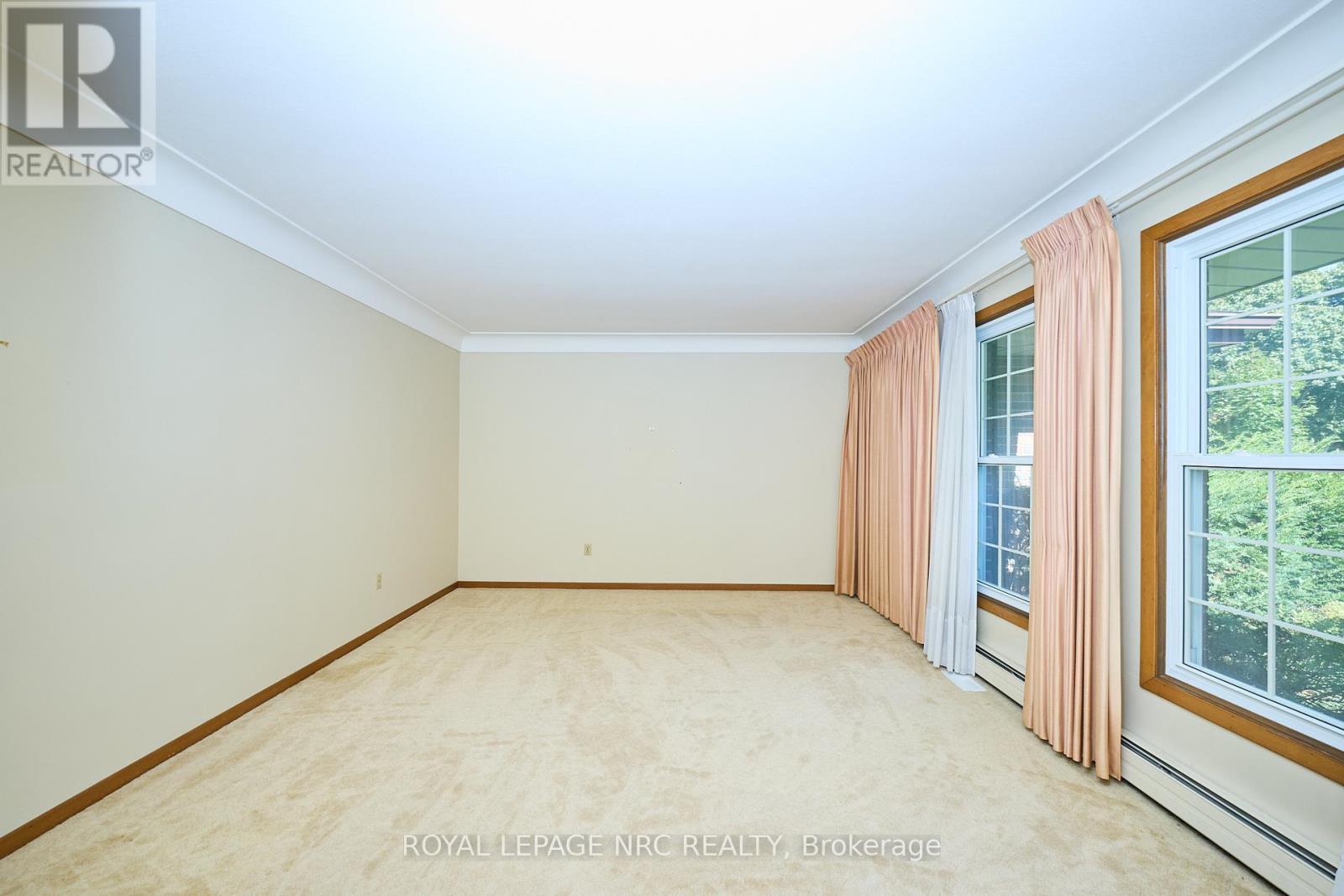 125 Daleview Drive, Pelham (Fonthill), Ontario  L0S 1E0 - Photo 16 - X12444584