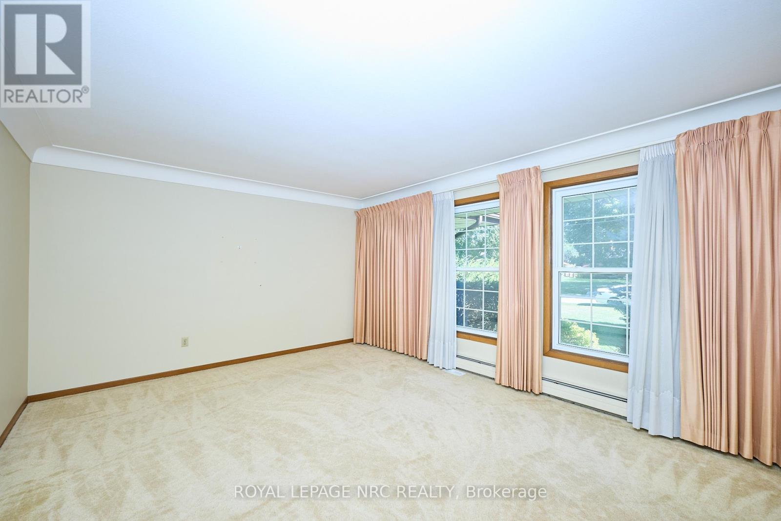 125 Daleview Drive, Pelham (Fonthill), Ontario  L0S 1E0 - Photo 17 - X12444584