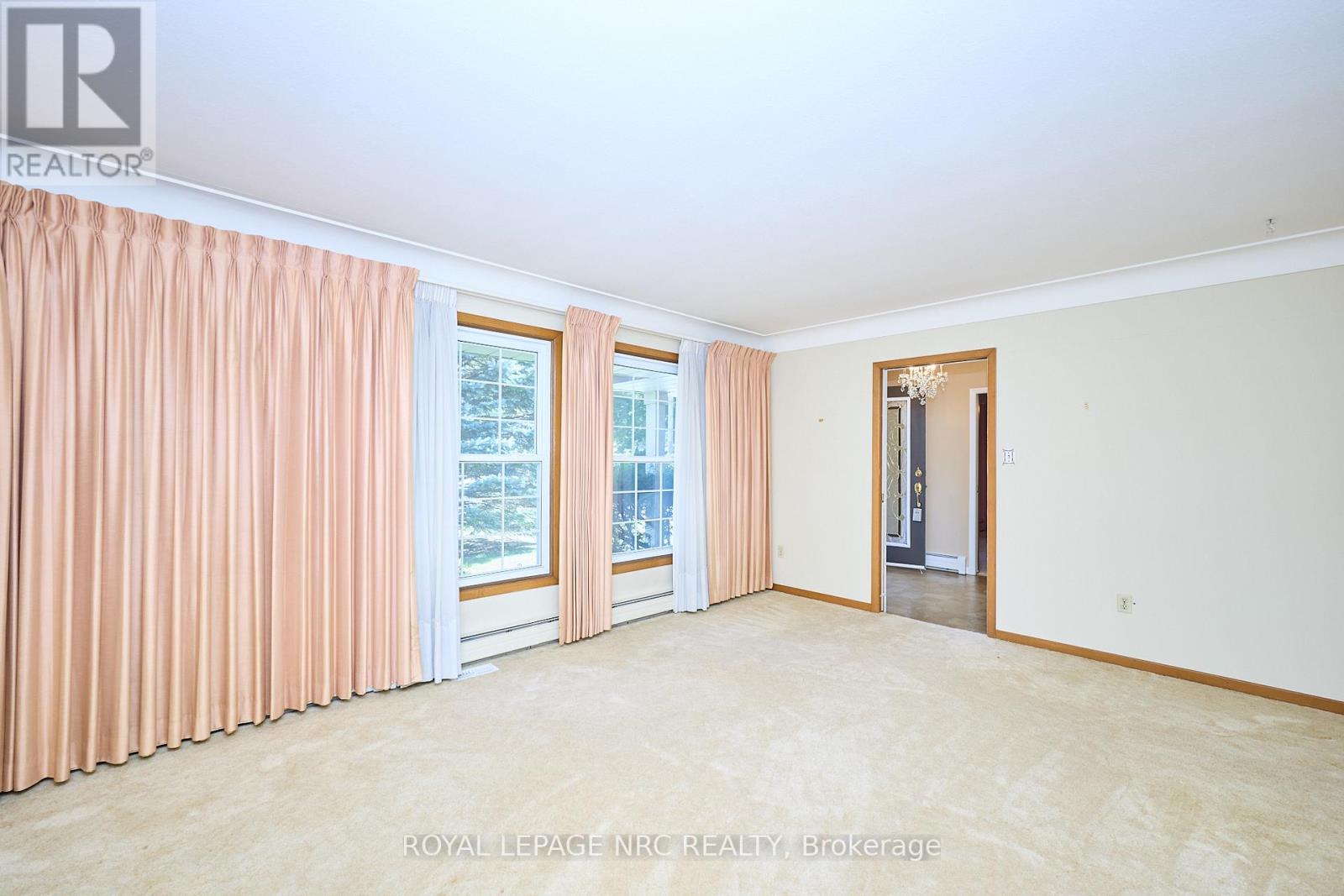 125 Daleview Drive, Pelham (Fonthill), Ontario  L0S 1E0 - Photo 18 - X12444584
