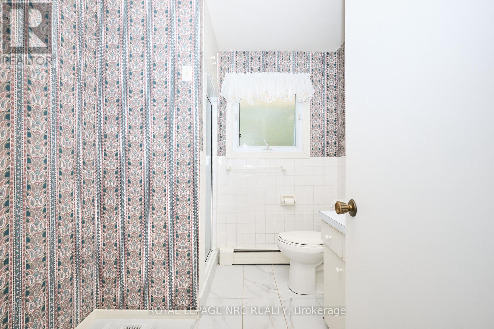 125 Daleview Drive, Pelham (Fonthill), Ontario  L0S 1E0 - Photo 24 - X12444584
