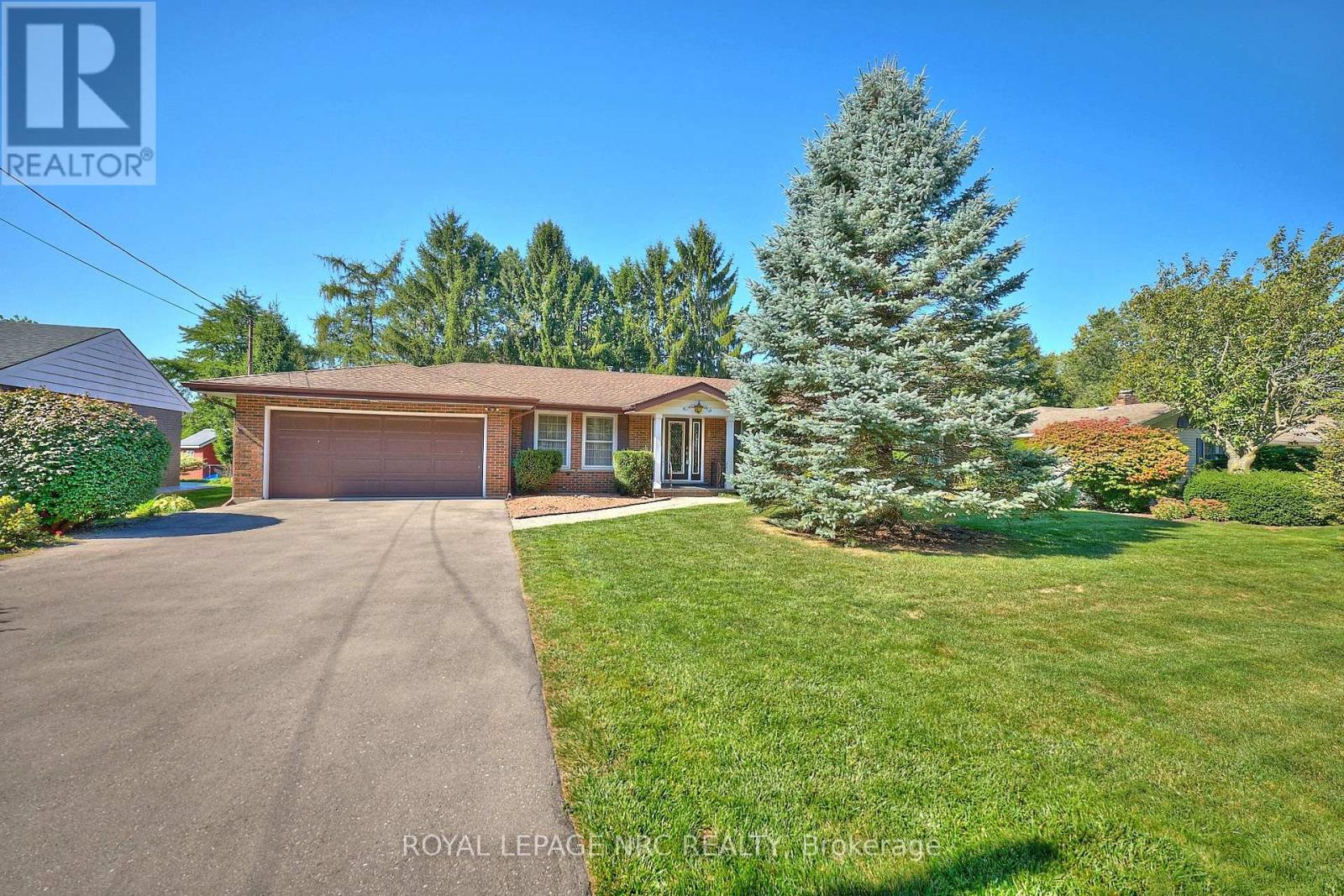 125 Daleview Drive, Pelham (Fonthill), Ontario  L0S 1E0 - Photo 3 - X12444584