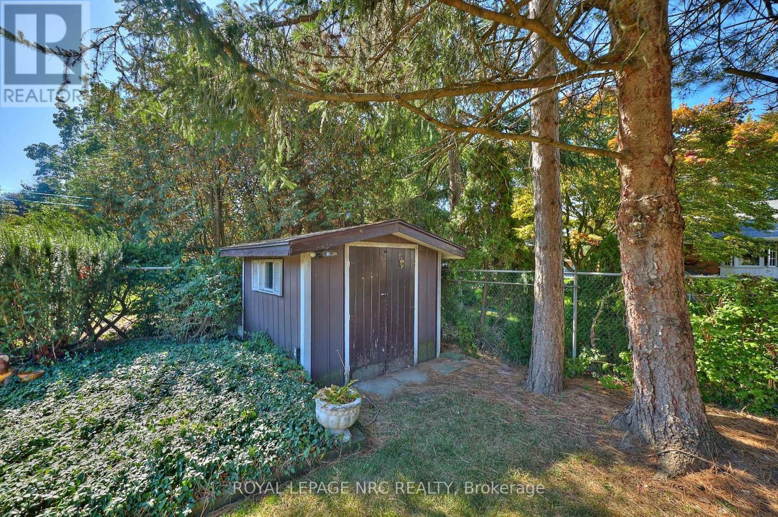 125 Daleview Drive, Pelham (Fonthill), Ontario  L0S 1E0 - Photo 8 - X12444584