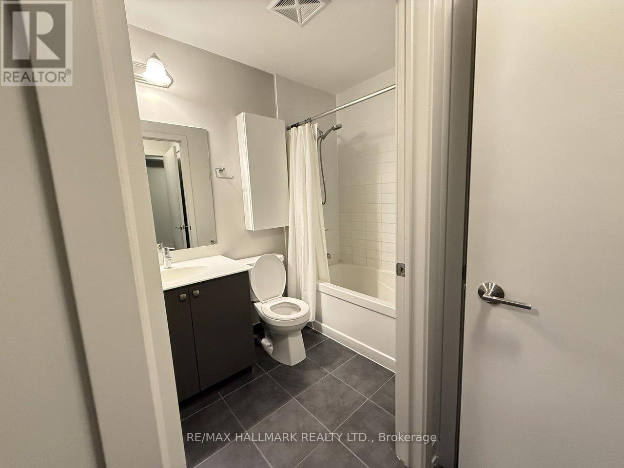 555 William Graham Drive, Aurora, Ontario  L4G 7C4 - Photo 13 - N12442443
