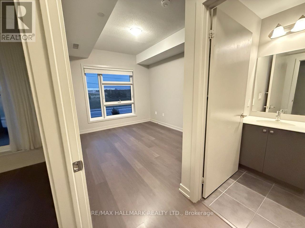 555 William Graham Drive, Aurora, Ontario  L4G 7C4 - Photo 12 - N12442443