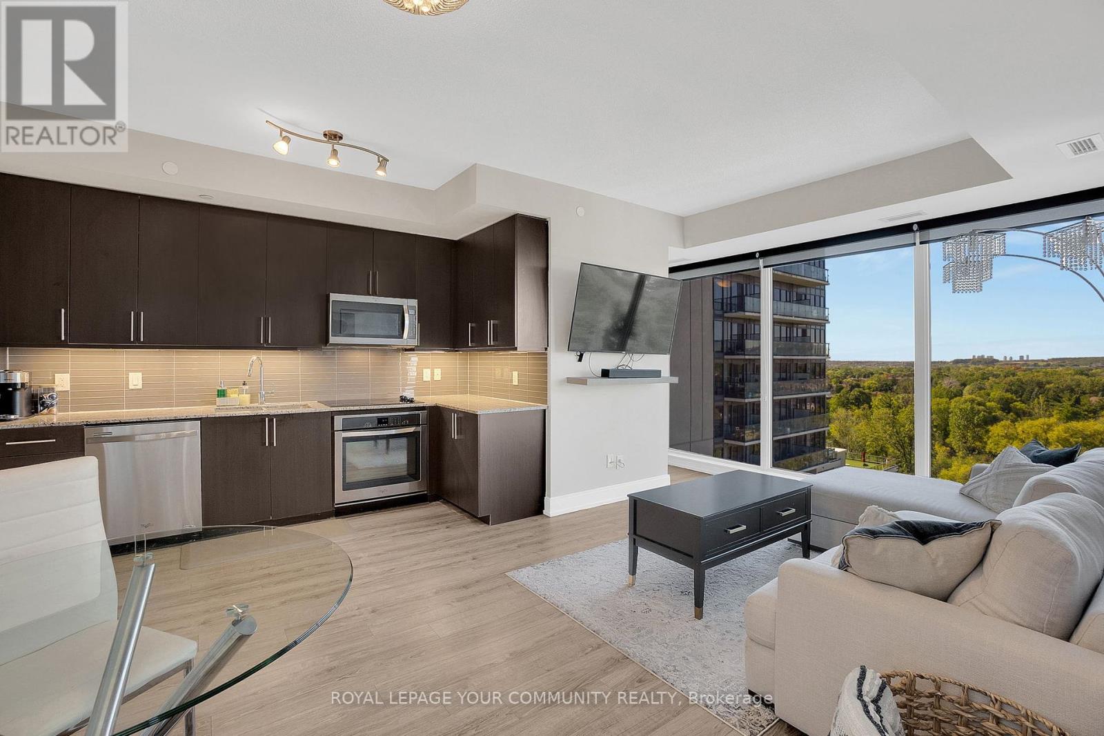 1108 - 9600 Yonge Street, Richmond Hill, Ontario  L4C 1V6 - Photo 6 - N12443786