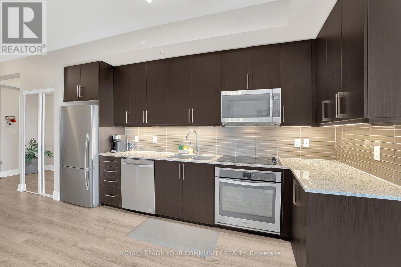 1108 - 9600 Yonge Street, Richmond Hill, Ontario  L4C 1V6 - Photo 8 - N12443786