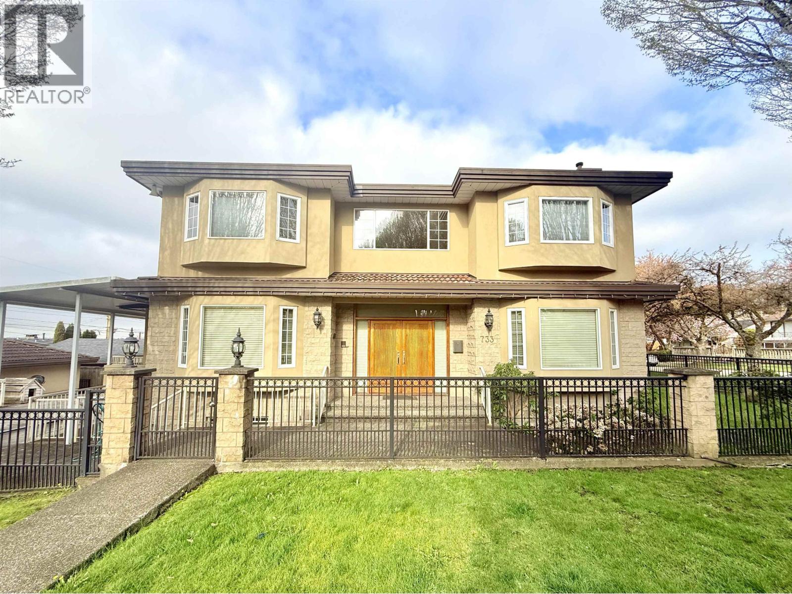 733 MACDONALD AVENUE, Burnaby, British Columbia
