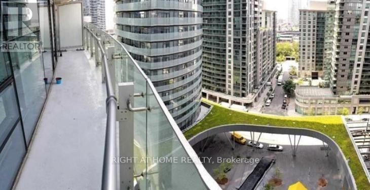 708 - 14 York Street, Toronto, Ontario  M5J 0B1 - Photo 11 - C12444581