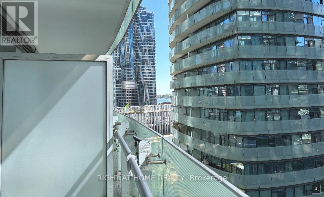 708 - 14 York Street, Toronto, Ontario  M5J 0B1 - Photo 14 - C12444581