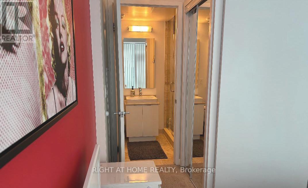 708 - 14 York Street, Toronto, Ontario  M5J 0B1 - Photo 18 - C12444581