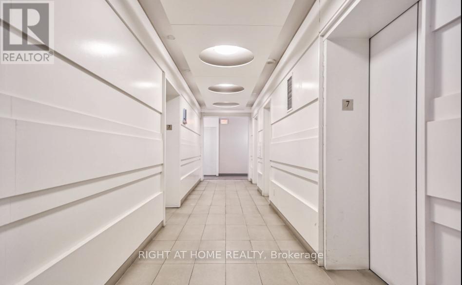 708 - 14 York Street, Toronto, Ontario  M5J 0B1 - Photo 23 - C12444581