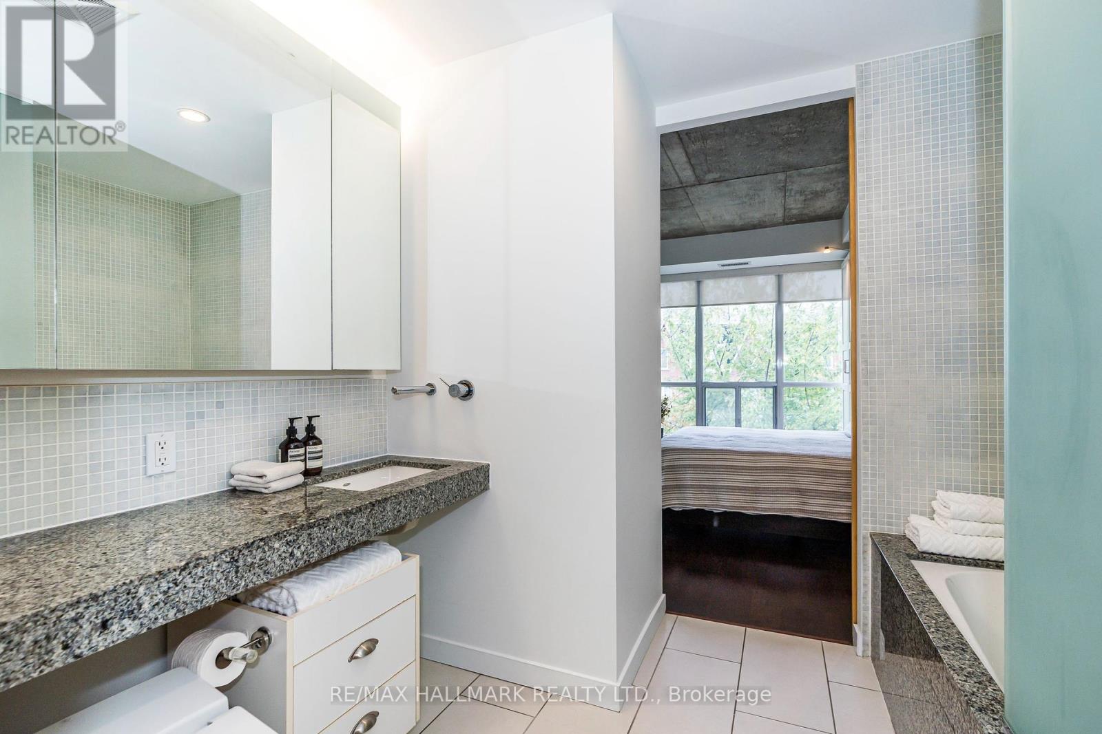 308 - 1 Shaw Street, Toronto (Niagara), Ontario  M6K 0A1 - Photo 26 - C12444585