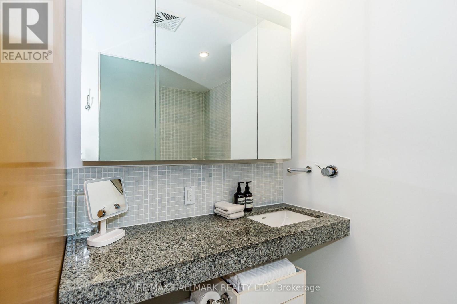 308 - 1 Shaw Street, Toronto (Niagara), Ontario  M6K 0A1 - Photo 27 - C12444585