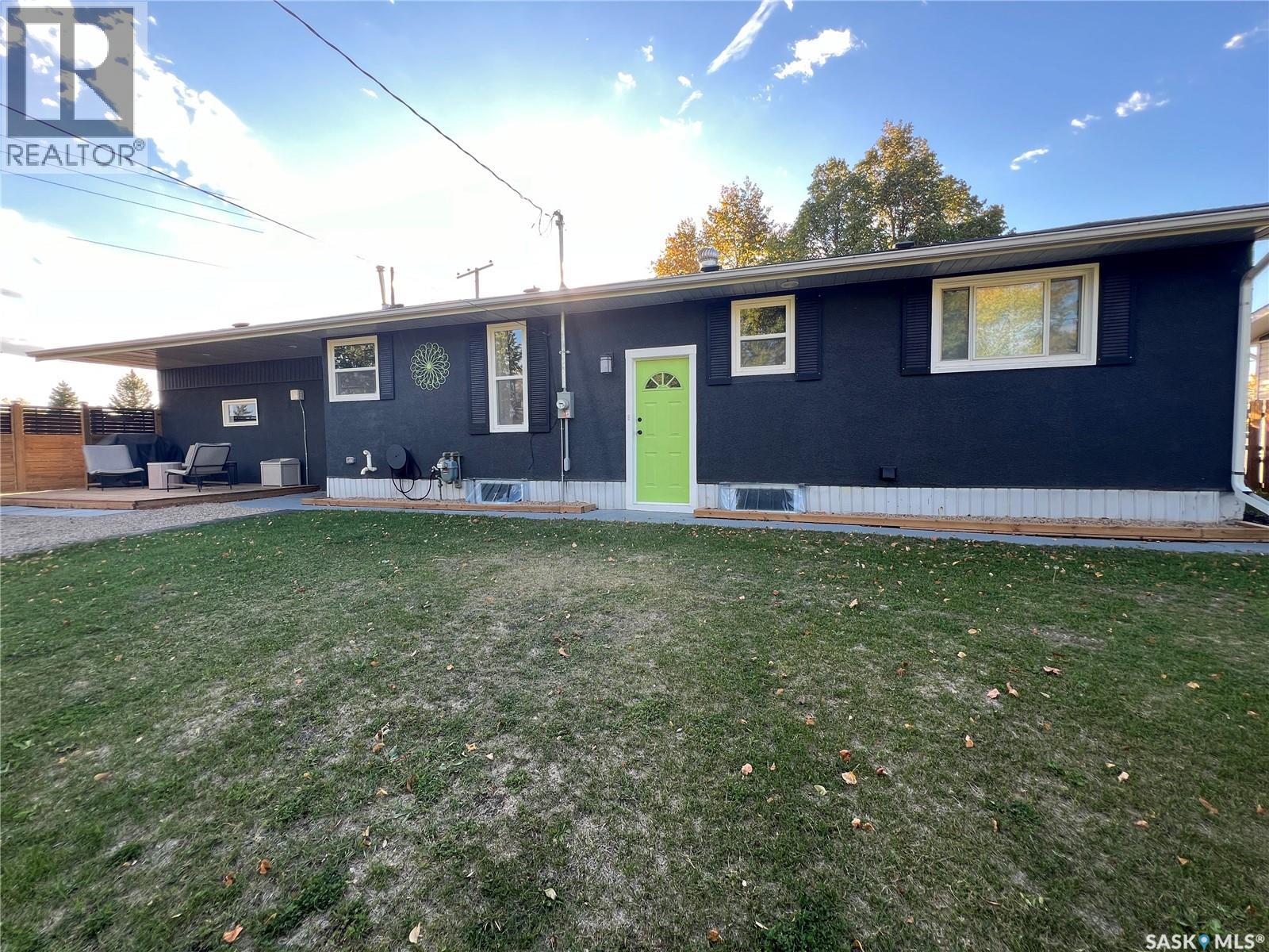 401 Short Street, Esterhazy, Saskatchewan  S0A 0X0 - Photo 3 - SK020069