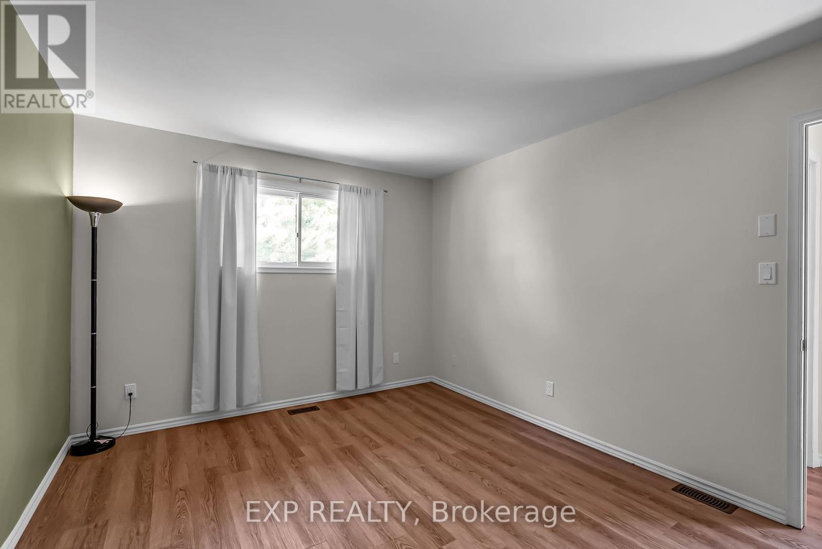 660 Champlain Drive, Cornwall, Ontario  K6H 6G6 - Photo 13 - X12444602