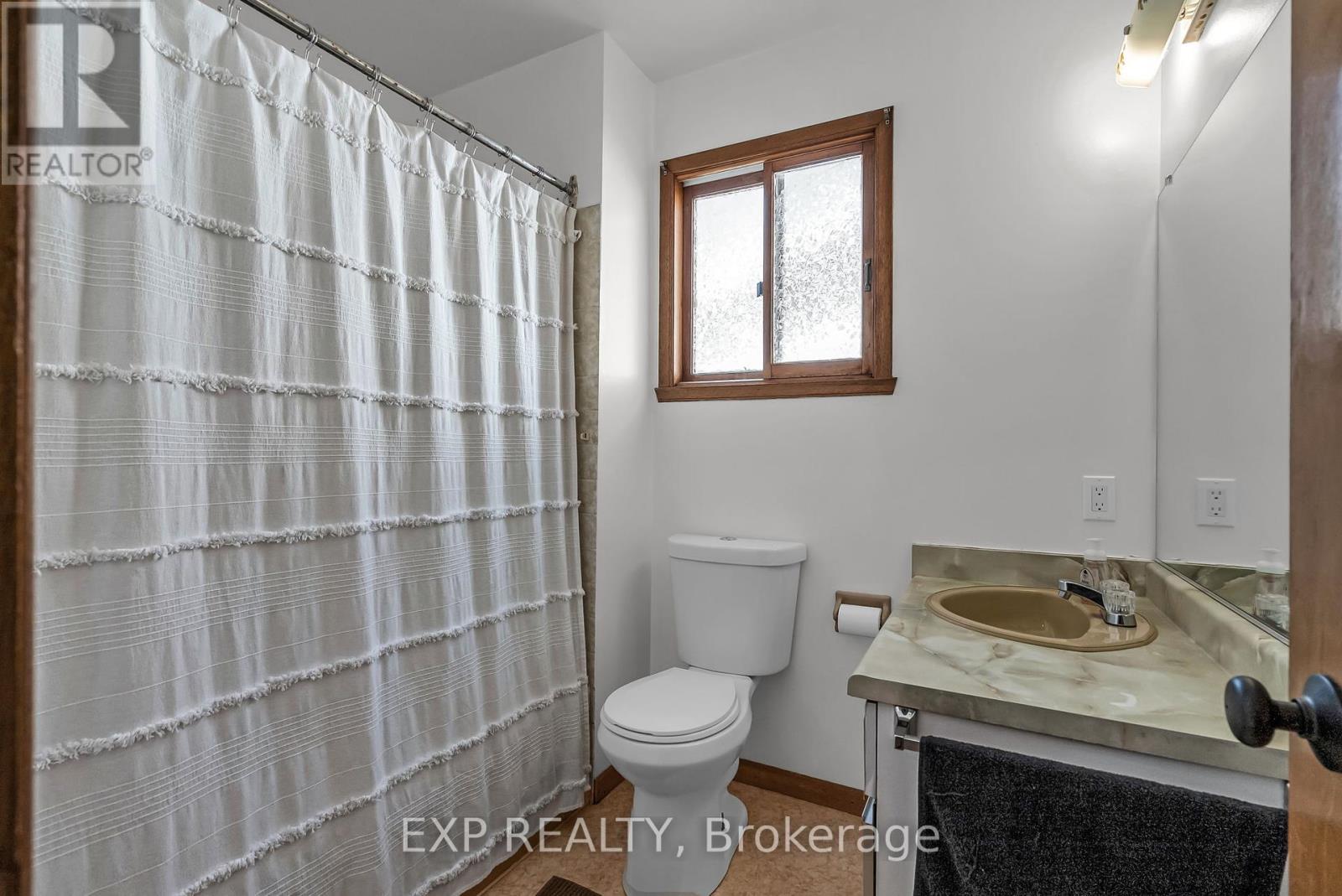 660 Champlain Drive, Cornwall, Ontario  K6H 6G6 - Photo 19 - X12444602