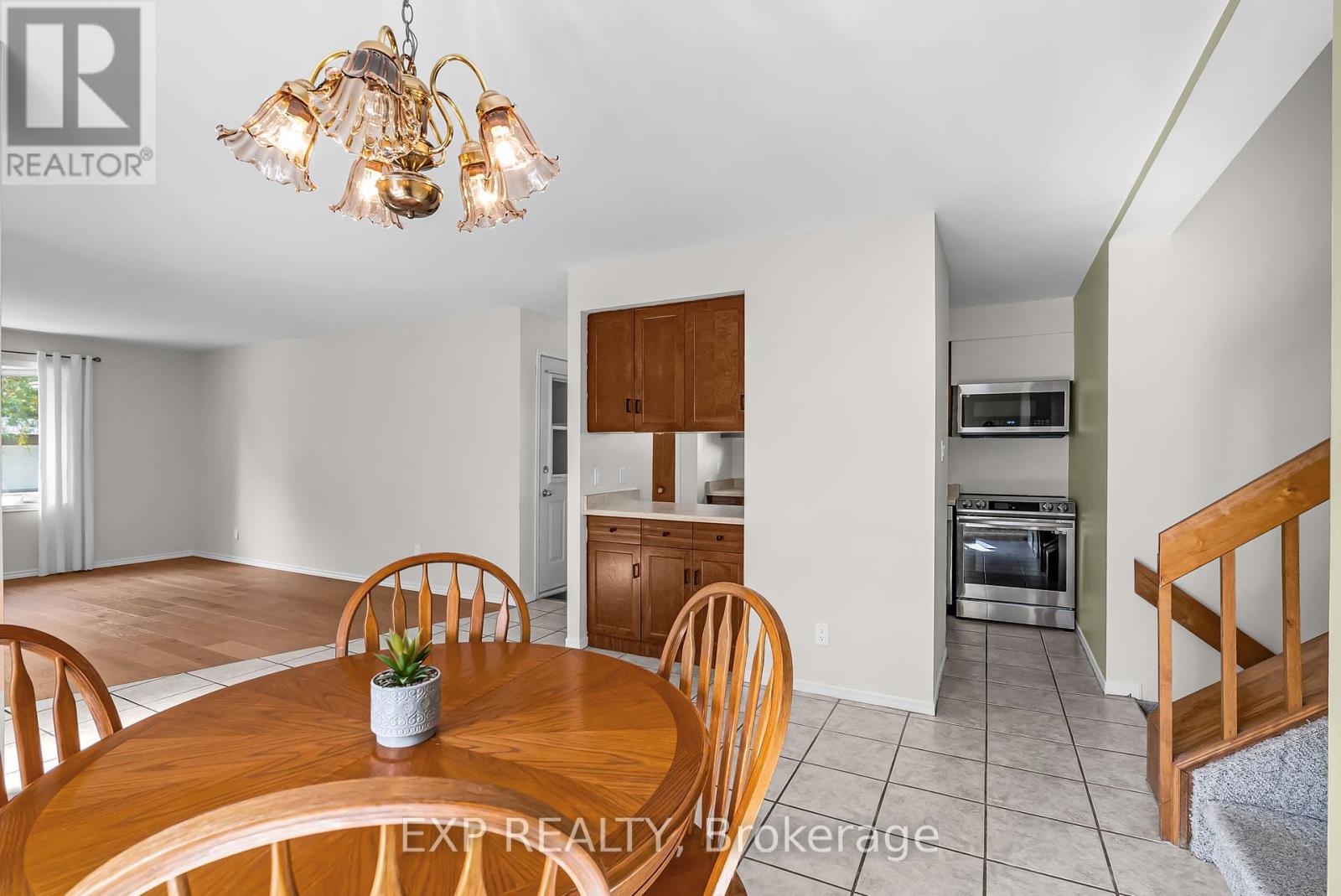 660 Champlain Drive, Cornwall, Ontario  K6H 6G6 - Photo 8 - X12444602