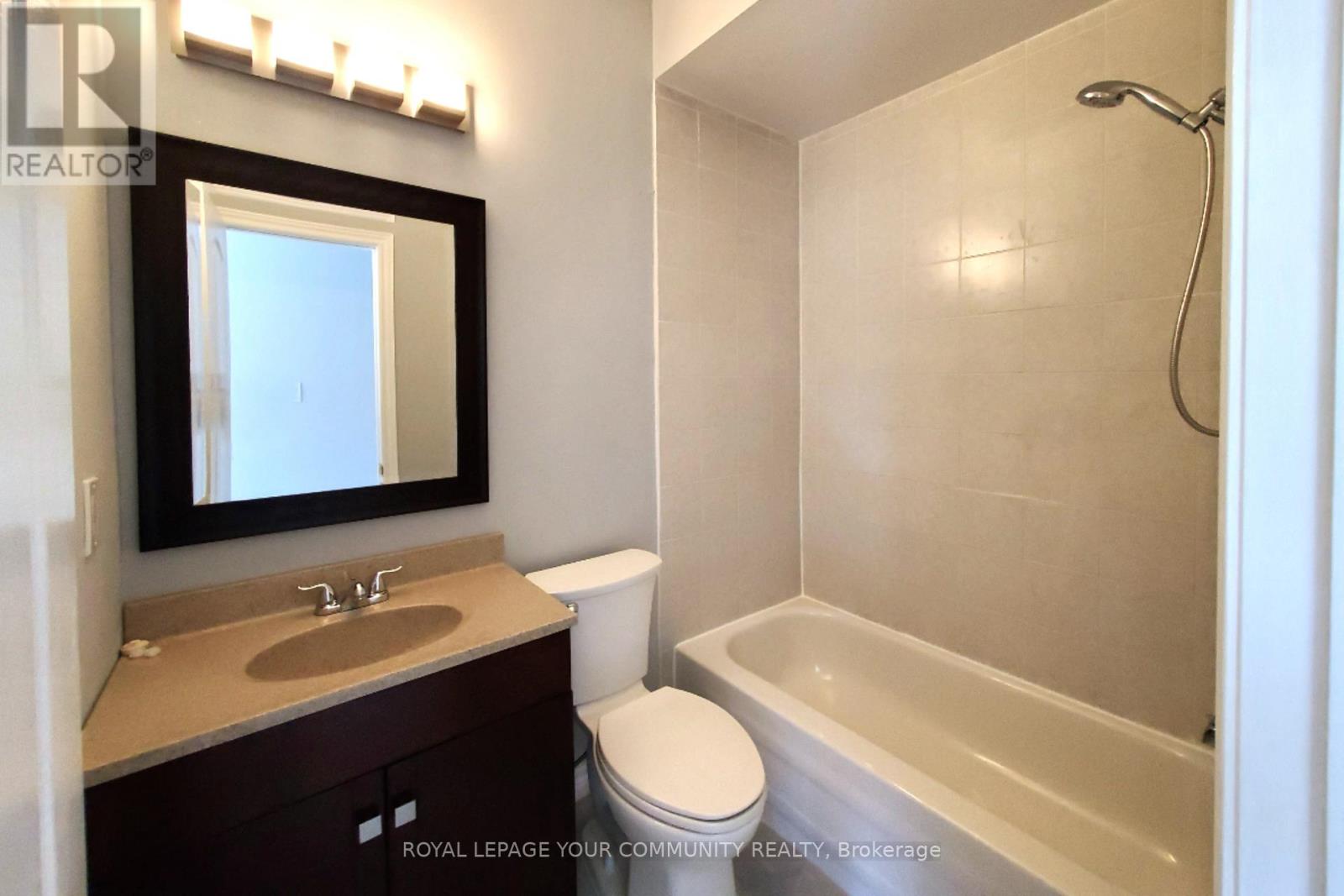 Upper - 48 Belwood Boulevard, Vaughan, Ontario  L4K 5H4 - Photo 14 - N12444583
