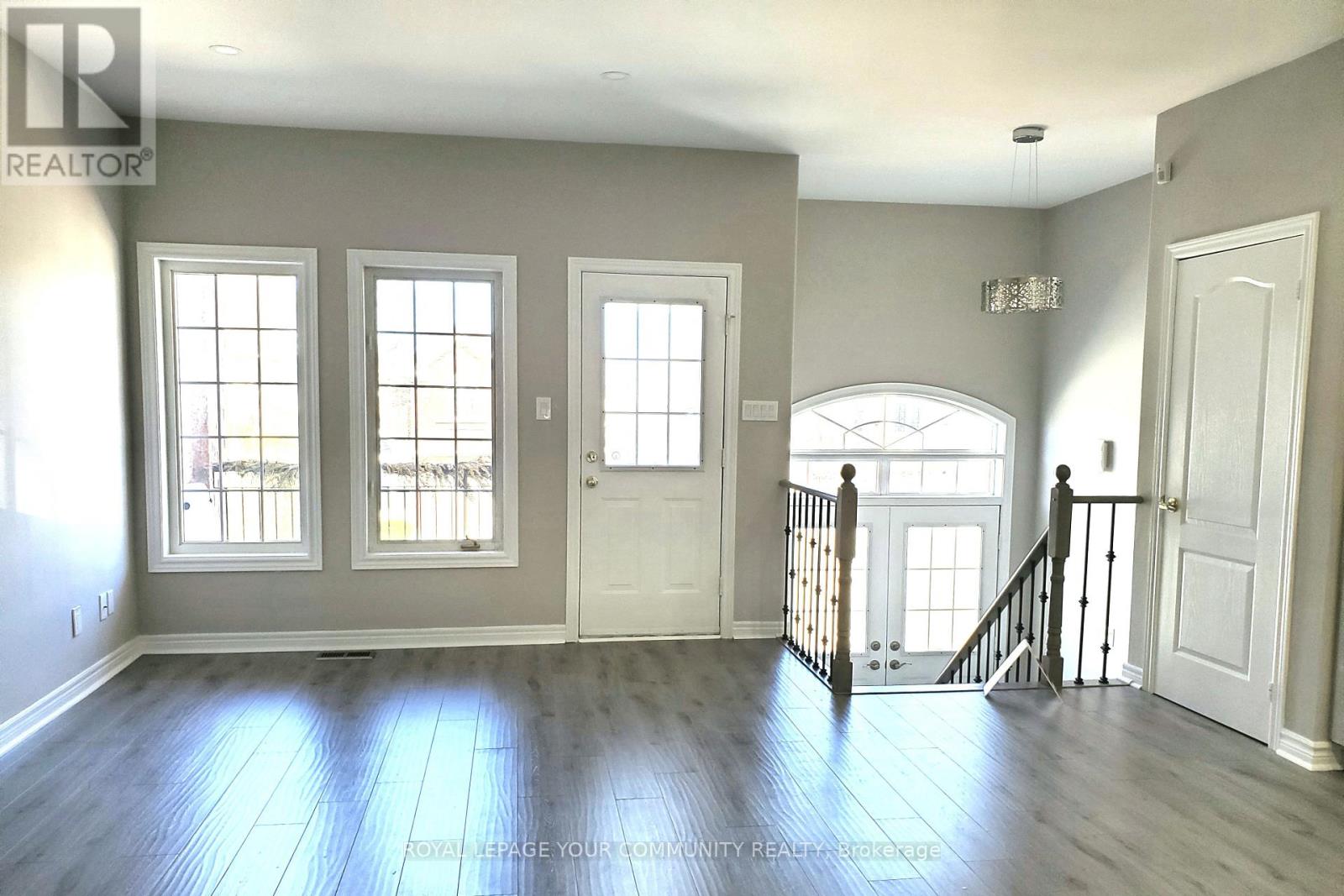 Upper - 48 Belwood Boulevard, Vaughan, Ontario  L4K 5H4 - Photo 2 - N12444583