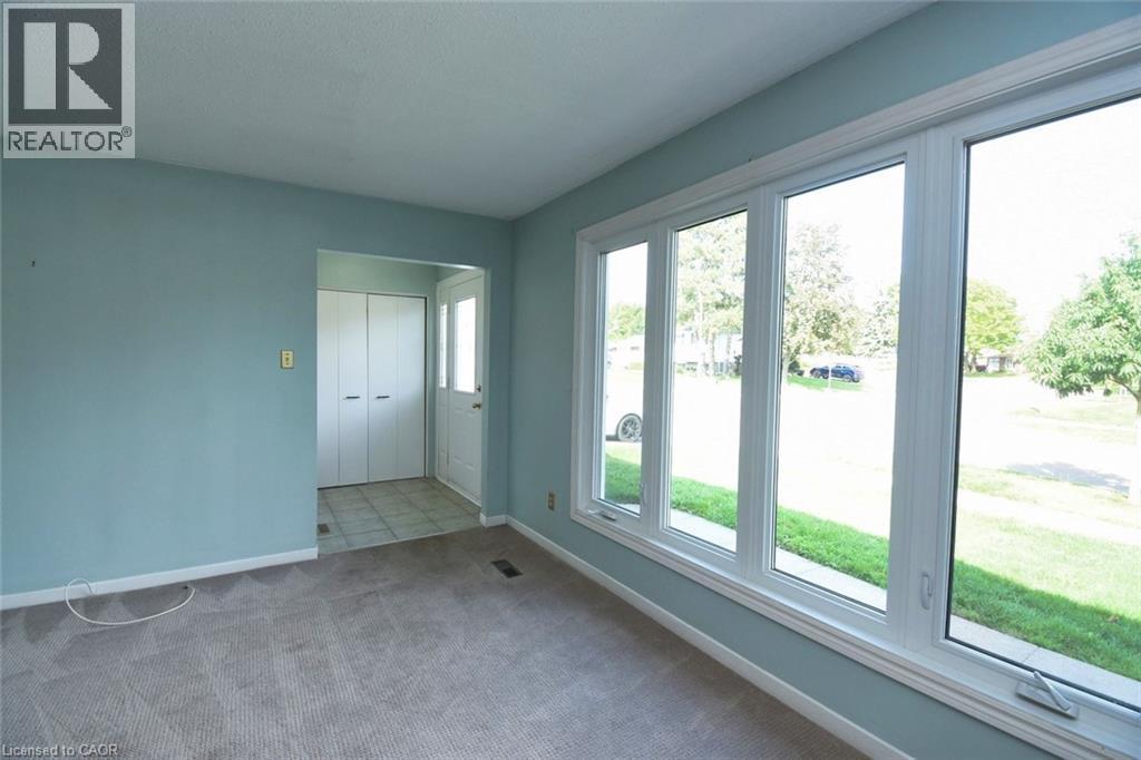 1327 Janina Boulevard, Burlington, Ontario  L7P 1K5 - Photo 4 - 40772983