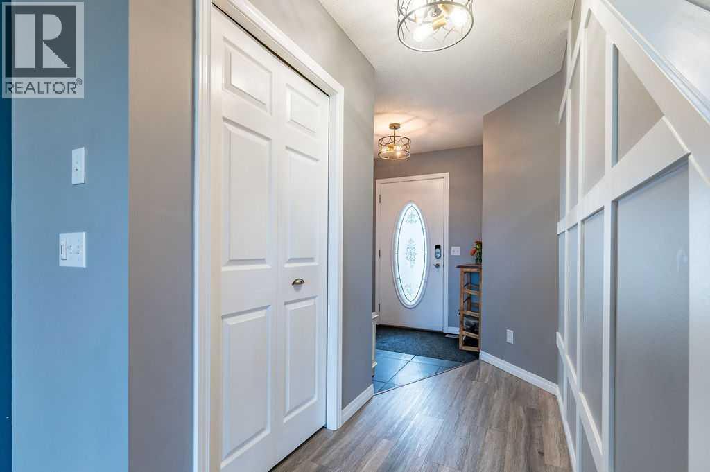 64 Everglen Rise Sw, Calgary, Alberta  T2Y 4Z4 - Photo 2 - A2261022