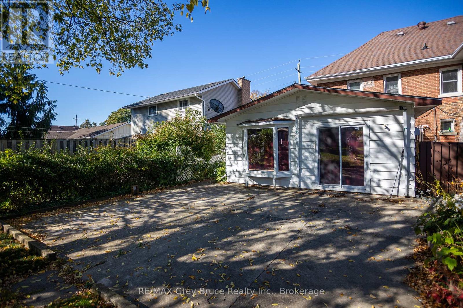 1881 6th Avenue E, Owen Sound, Ontario  N4K 2W1 - Photo 19 - X12444618
