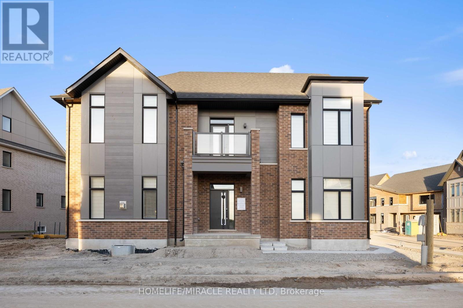 33 Spiritwood Way, Brampton, Ontario  L7A 0H5 - Photo 2 - W12444586