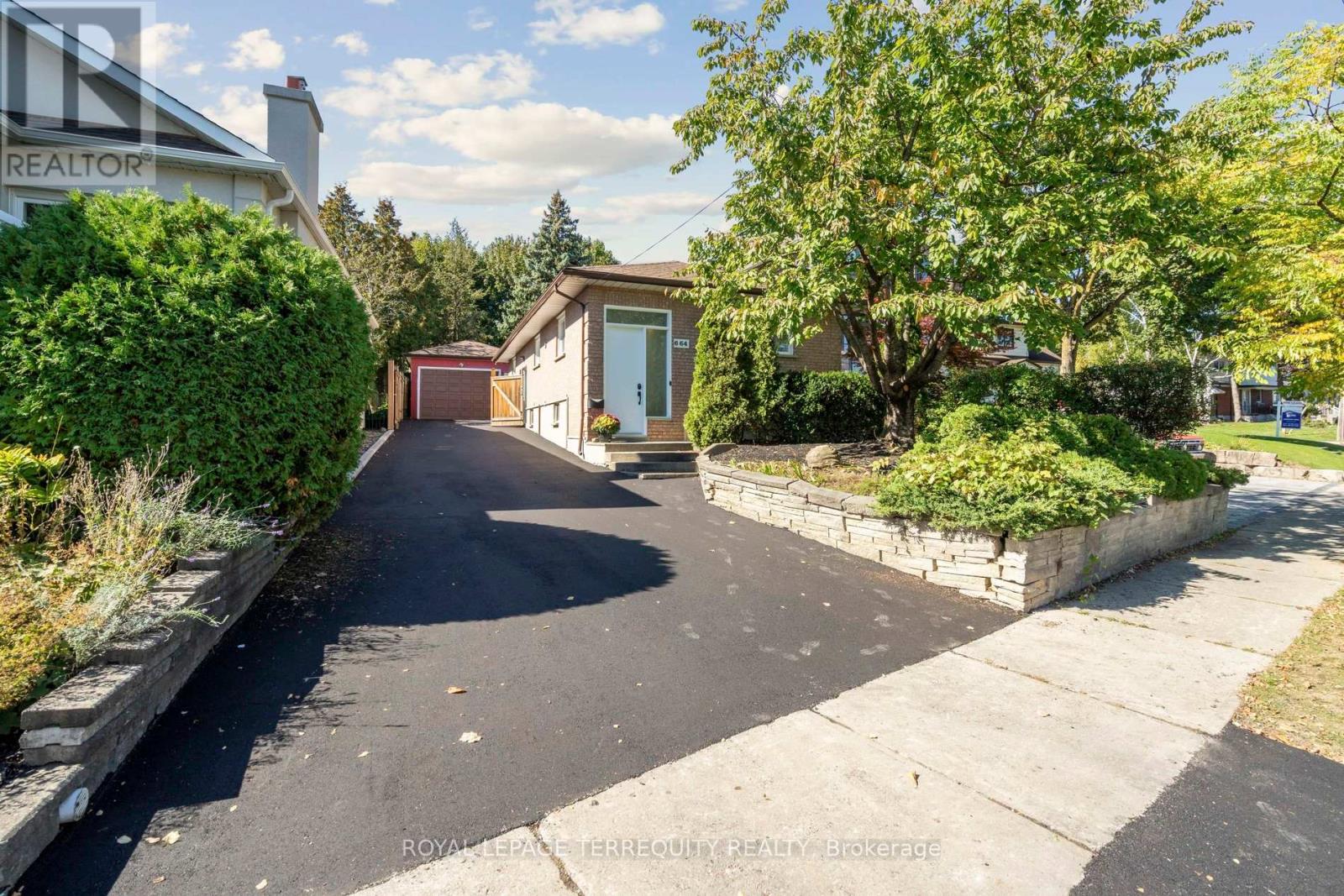 664 Scarlett Avenue, Toronto (Humber Heights), Ontario  M9P 2T1 - Photo 1 - W12444587