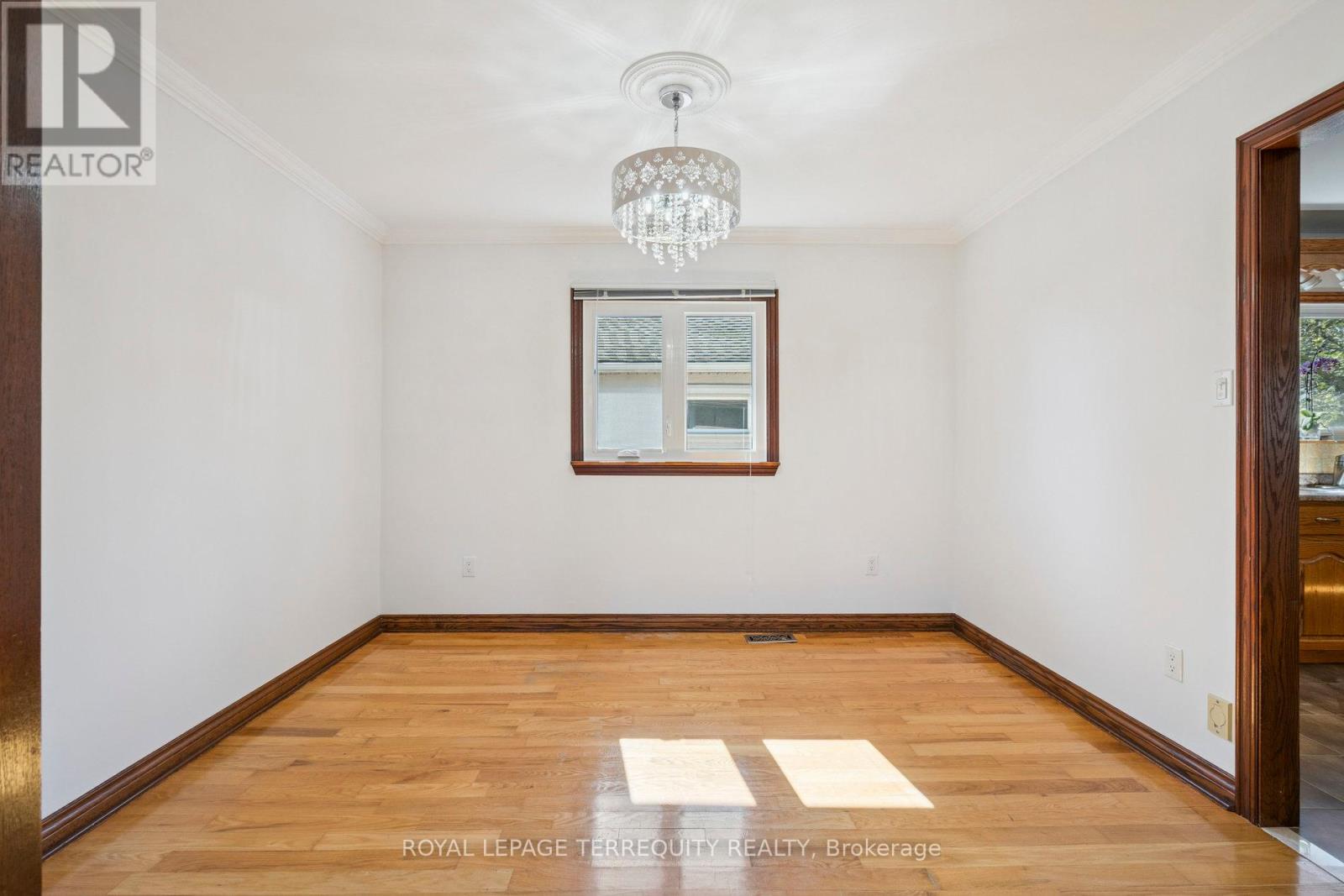 664 Scarlett Avenue, Toronto (Humber Heights), Ontario  M9P 2T1 - Photo 12 - W12444587