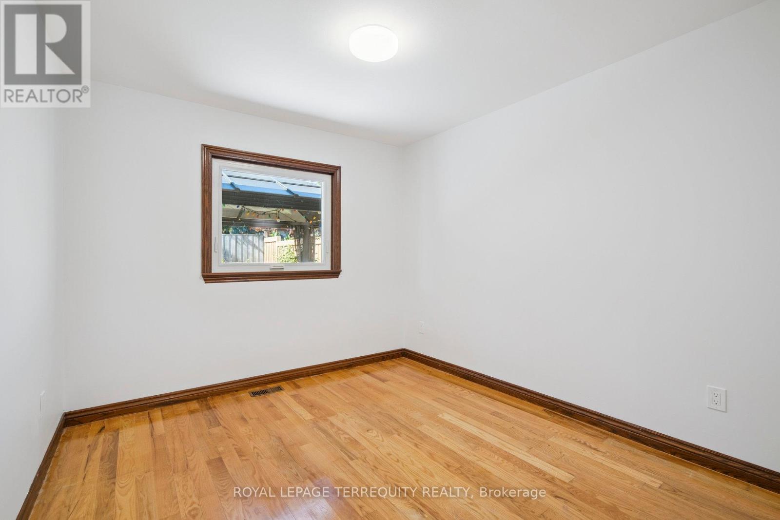 664 Scarlett Avenue, Toronto (Humber Heights), Ontario  M9P 2T1 - Photo 19 - W12444587