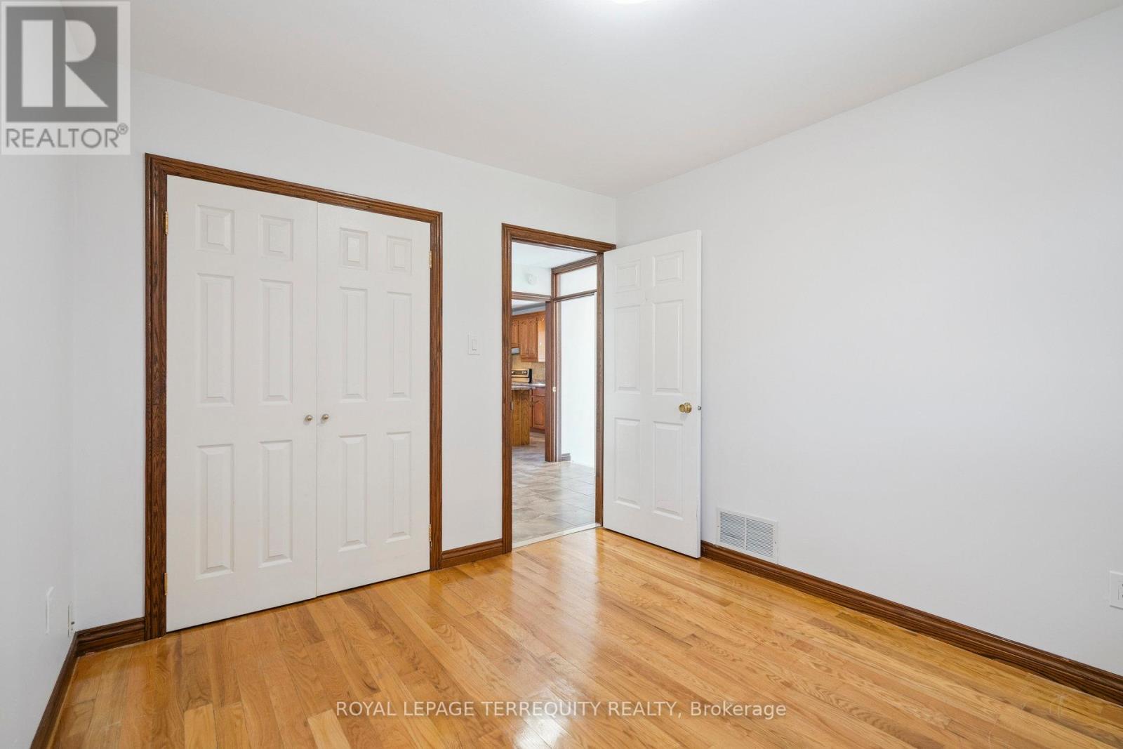 664 Scarlett Avenue, Toronto (Humber Heights), Ontario  M9P 2T1 - Photo 20 - W12444587