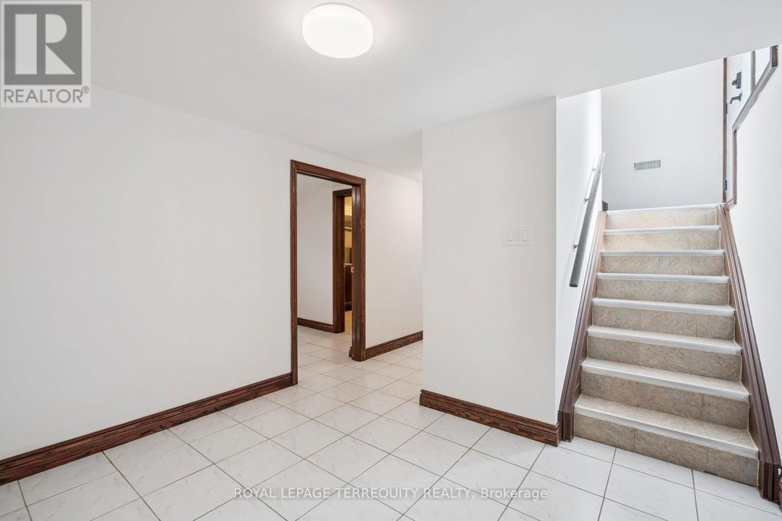664 Scarlett Avenue, Toronto (Humber Heights), Ontario  M9P 2T1 - Photo 25 - W12444587