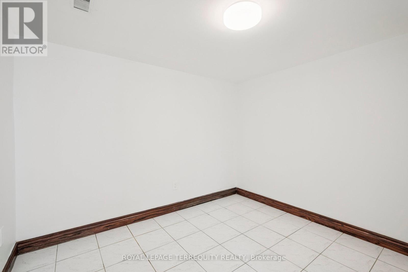 664 Scarlett Avenue, Toronto (Humber Heights), Ontario  M9P 2T1 - Photo 27 - W12444587