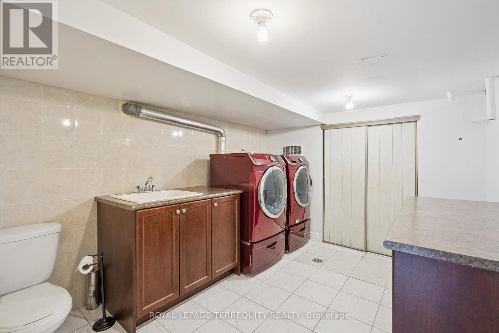664 Scarlett Avenue, Toronto (Humber Heights), Ontario  M9P 2T1 - Photo 35 - W12444587