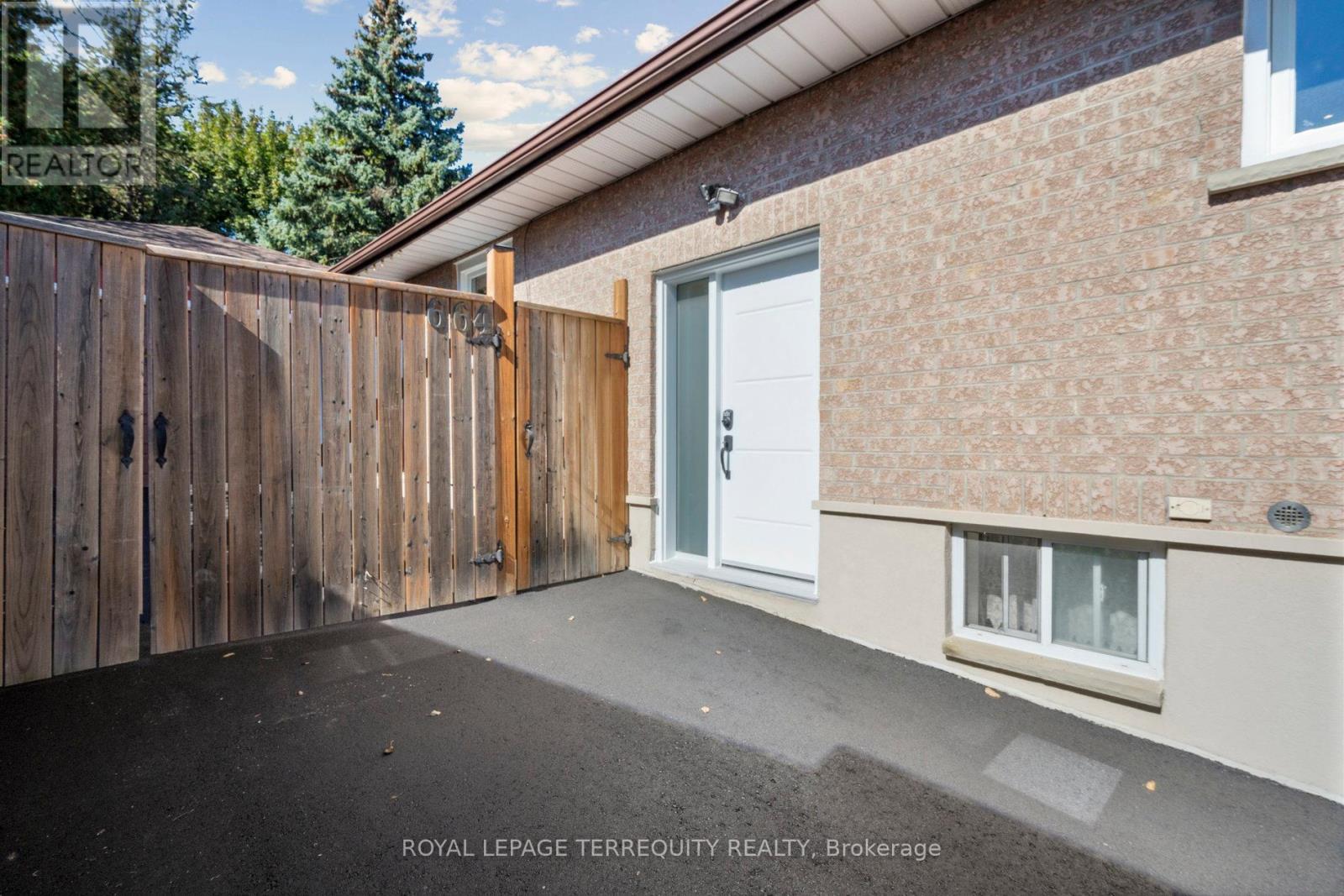 664 Scarlett Avenue, Toronto (Humber Heights), Ontario  M9P 2T1 - Photo 36 - W12444587